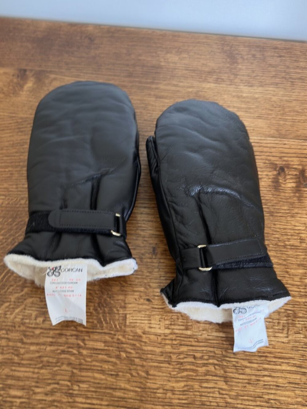 CORCAN (CORRECTIONS CANADA) LEATHER GUARD MITTS SIZE LARGE